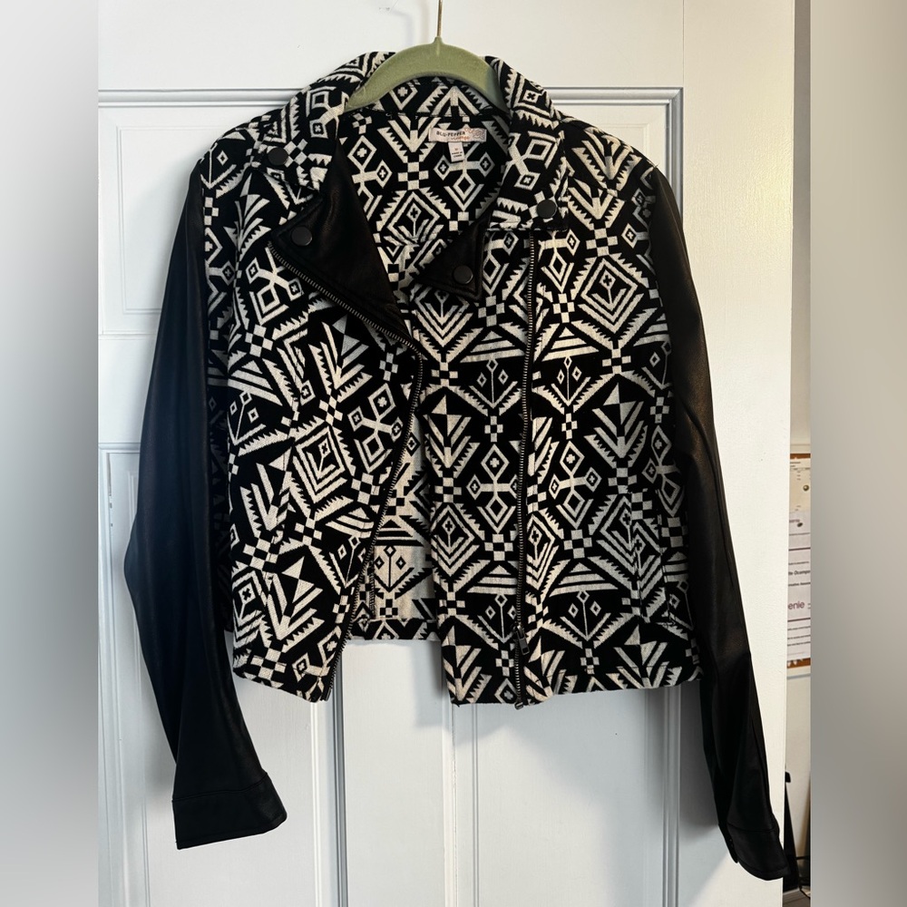 Black and White Geometric Women's Jacket Medium